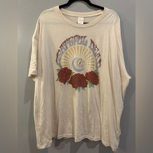 American Eagle Outfitters Cream Graphic 'Graceful Dead' Tee with Red Roses